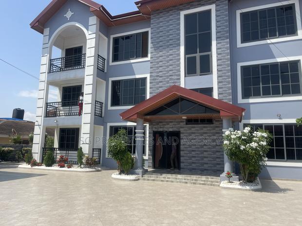 2bdrm Apartment in Batsonaa, Spintex for rent · Photo 3