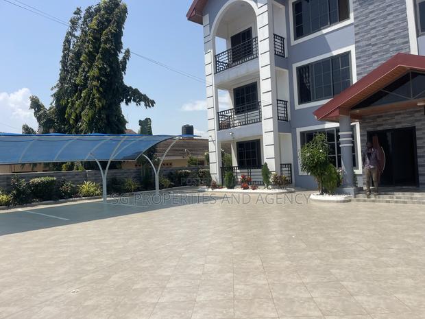 2bdrm Apartment in Batsonaa, Spintex for rent · Photo 2