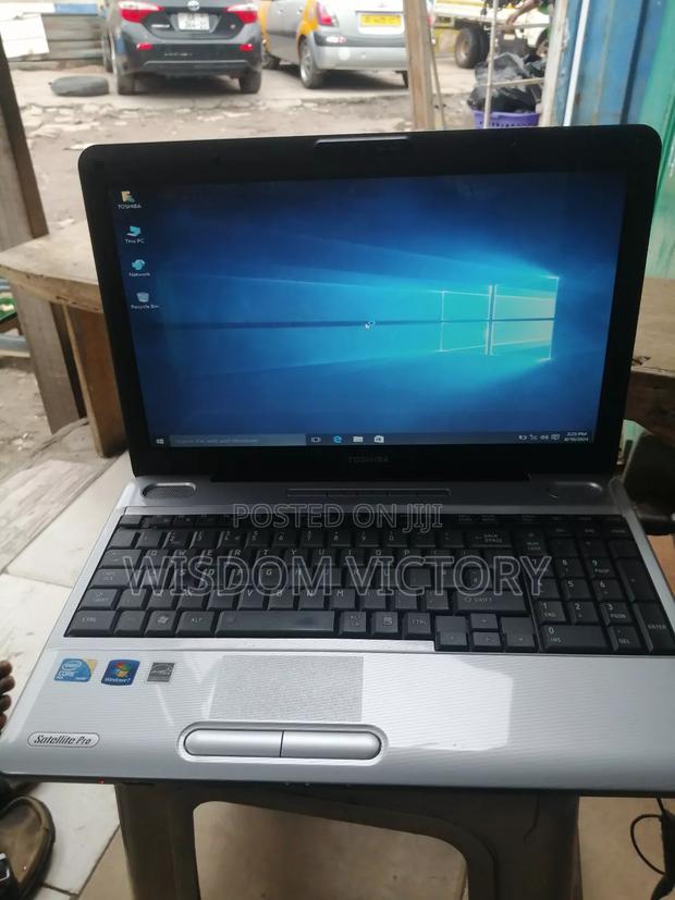 New Laptop Toshiba Satellite C665 4GB Intel HDD 250GB · Photo 2