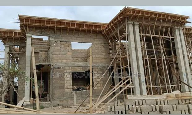 Construction of Concrete Parapet · Photo 1