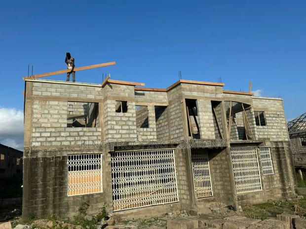 Construction of Concrete Parapet · Photo 2