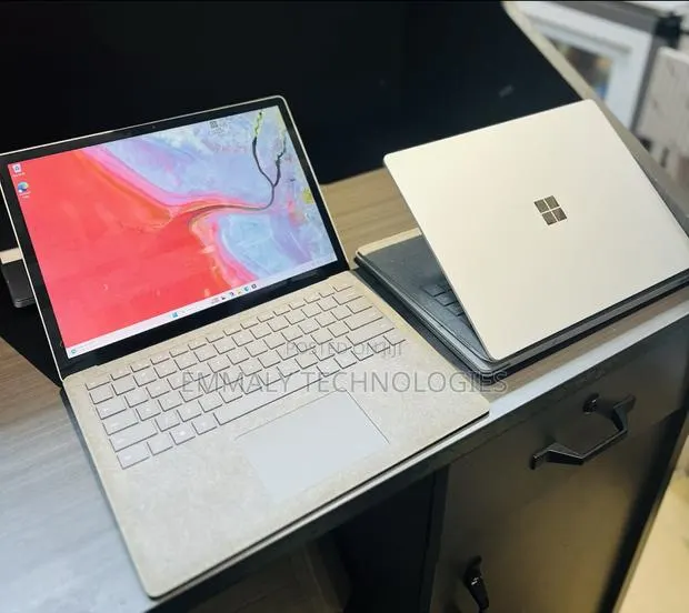 Laptop Microsoft Surface Laptop 8GB Intel Core i5 SSD 256GB · Photo 1