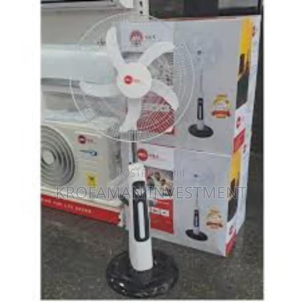 H a 300a-18 Rechargeable Standing Fan - 18" · Photo 1