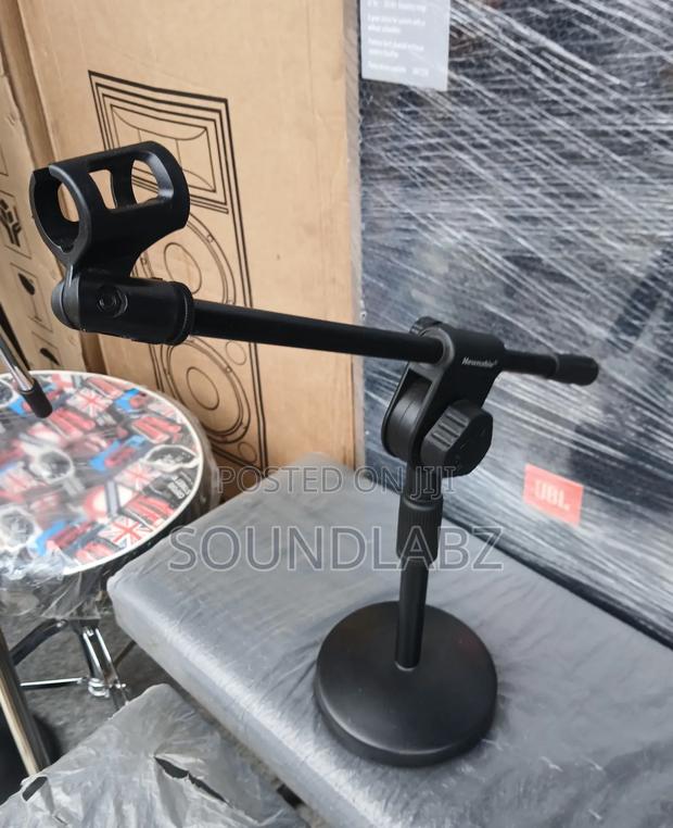 Roundbase Desktop Microphone Stand · Photo 1