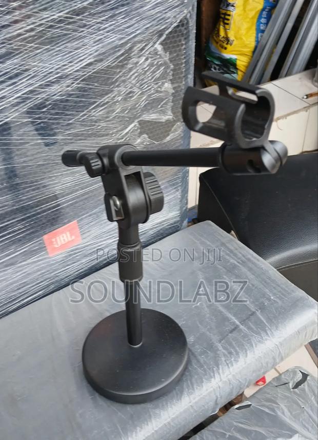 Roundbase Desktop Microphone Stand · Photo 2
