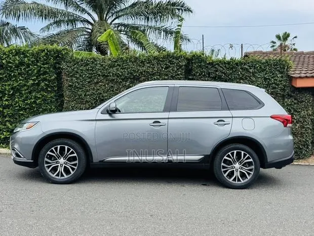 Mitsubishi Outlander SE AWC 2017 Gray · Photo 1
