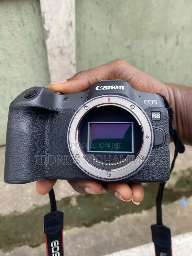 Canon Eos R8 Mirrorless Camera · Photo 1
