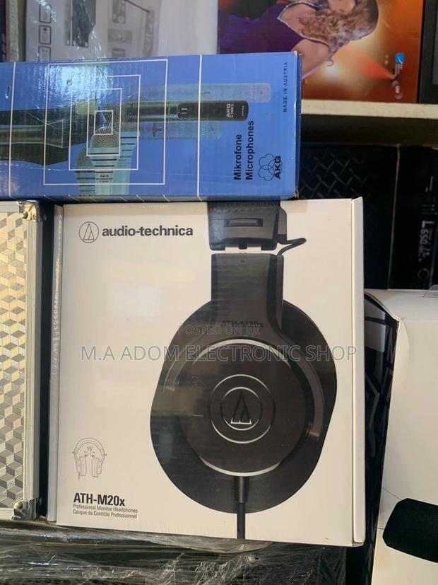 Audio-Technica Ath-M20x Closed-Back Monitor Headphones · Photo 1