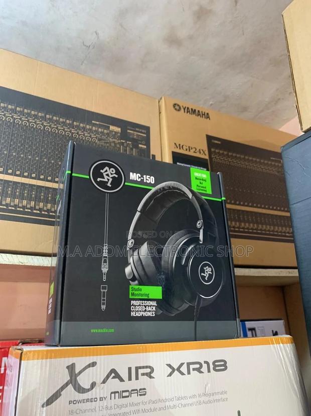 Mackie MC-150 Closed-Back Over-Ear Studio Headphones · Photo 1