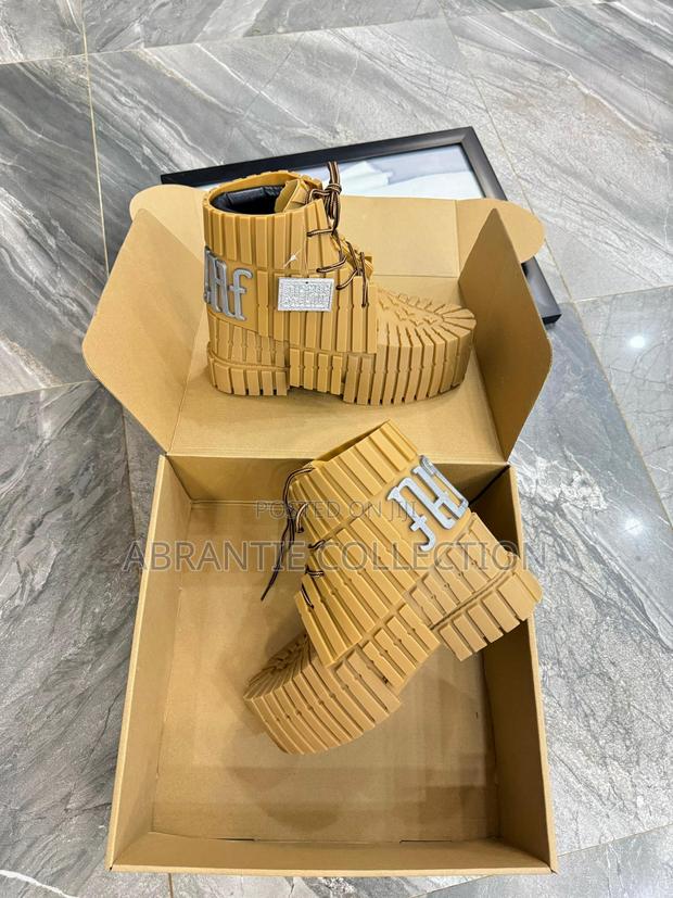 Timberland X MSCHF Brutal Boot · Photo 1