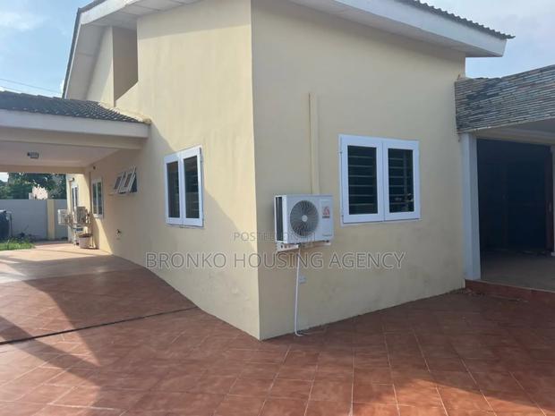 3bdrm House in Bronko Housing, Spintex for rent · Photo 2