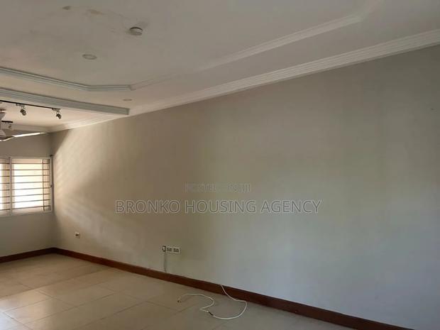 3bdrm House in Bronko Housing, Spintex for rent · Photo 6