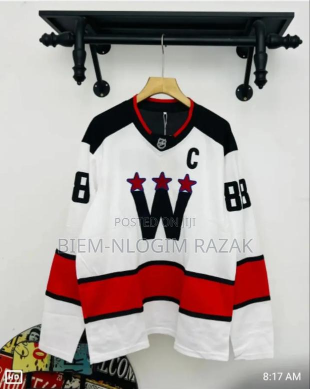 High Quality NFL Sweatshirts Available in Stock · Photo 1