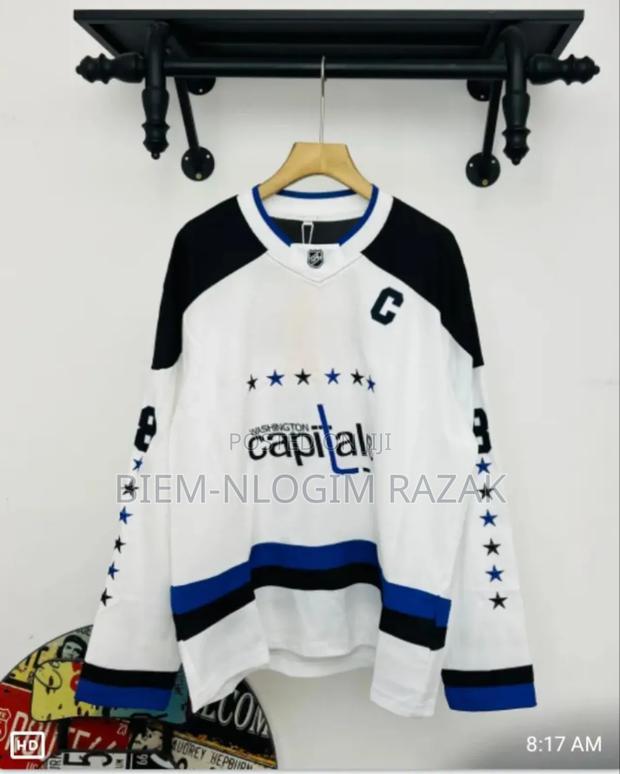 High Quality NFL Sweatshirts Available in Stock · Photo 3