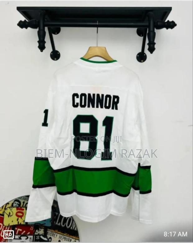 High Quality NFL Sweatshirts Available in Stock · Photo 5