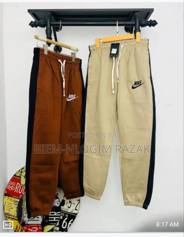 High Quality Nike Sweatpants Available · Photo 3