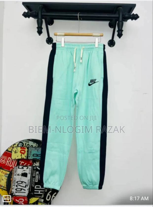High Quality Nike Sweatpants Available · Photo 5