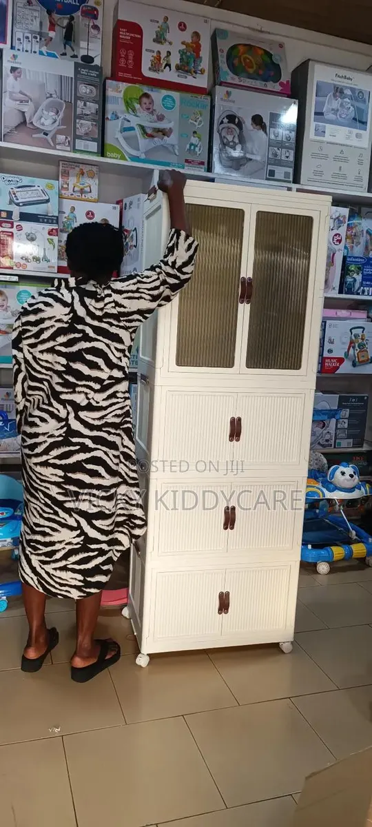 Storage Wardrobe · Photo 3