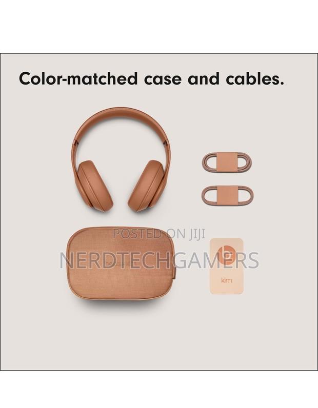 Beats Studio Pro Kim - Bluetooth Noise Cancelling Headphones · Photo 4