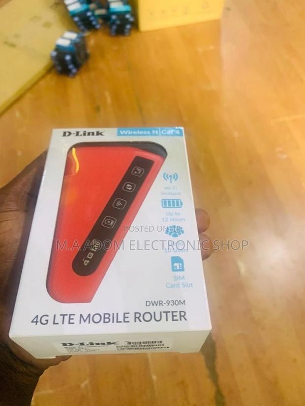 D-Link DWR-930M Portable 4G LTE Router · Photo 1