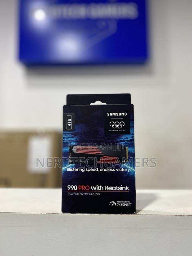 Samsung 990 Pro SSD 4tb Pcie 4.0 M.2 2280 Internal SSD · Photo 1