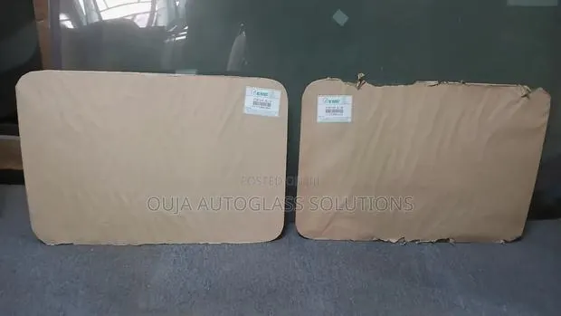 Isuzu NNR/NLR/X72w Truck Rear Door Glasses Available · Photo 1