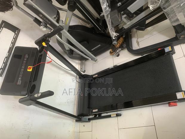 Treadmill Exercise Machine · Photo 2