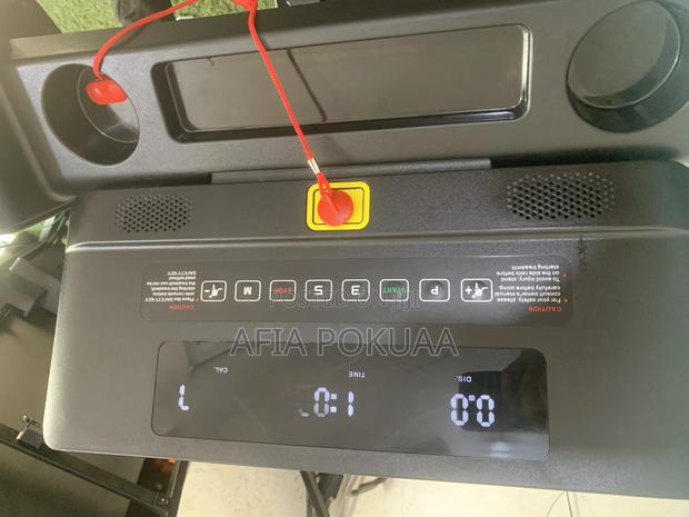 Treadmill Exercise Machine · Photo 7