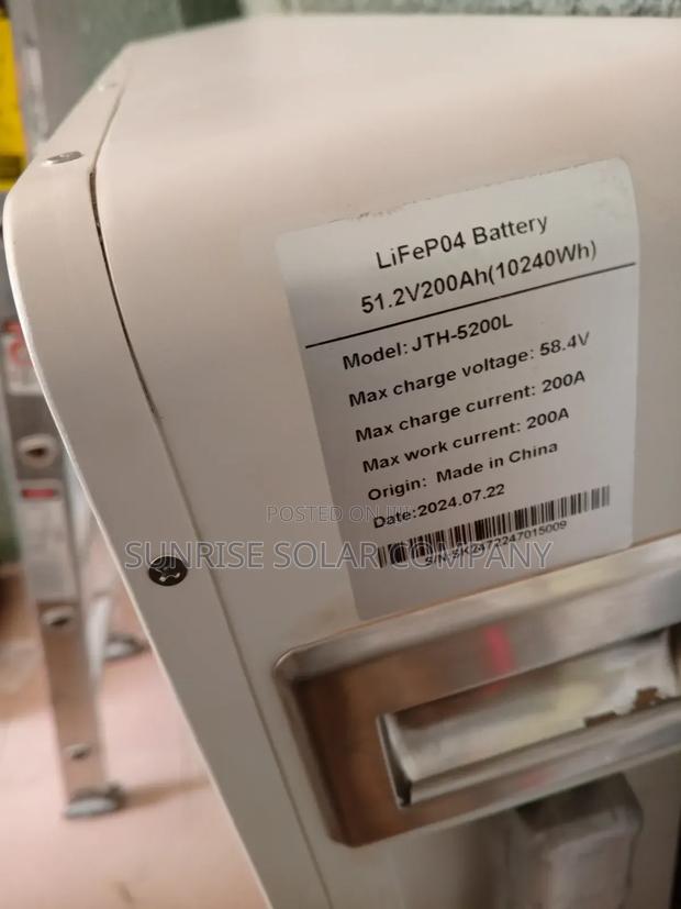 Lithium Battery Solar Generator · Photo 8