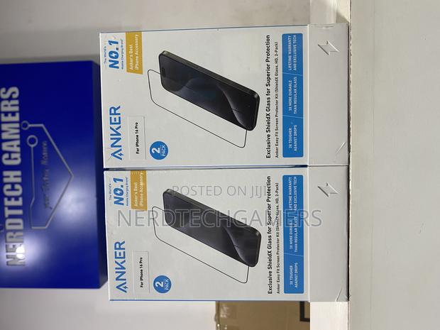 Anker Easy Fit HD Screen Protector, for iPhone 16 Pro Max · Photo 3