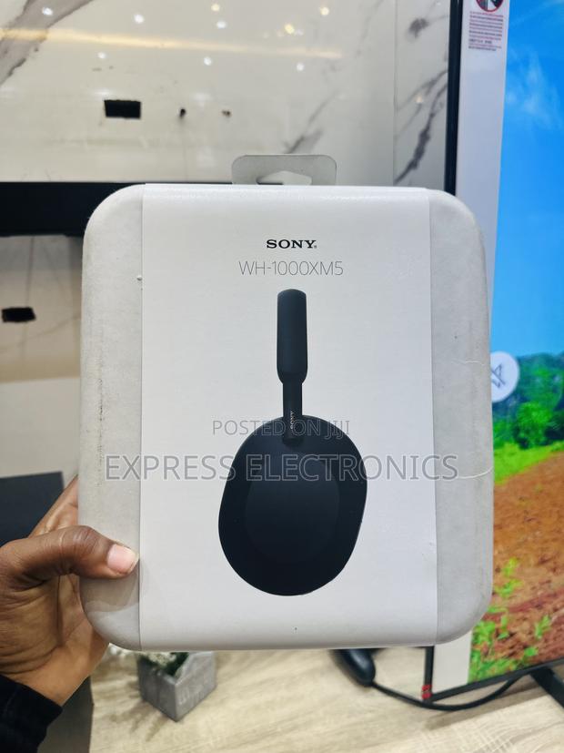 Best Buy for Less Sony Wh-1000xms Headset · Photo 1
