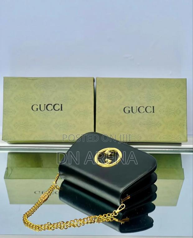 GUCCI - Lady's Handbag in a Box · Photo 2