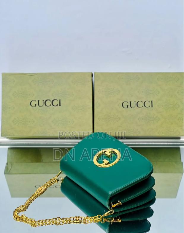 GUCCI - Lady's Handbag in a Box · Photo 3