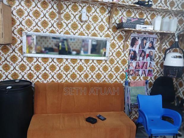 Unisex Salon for Rent · Photo 7
