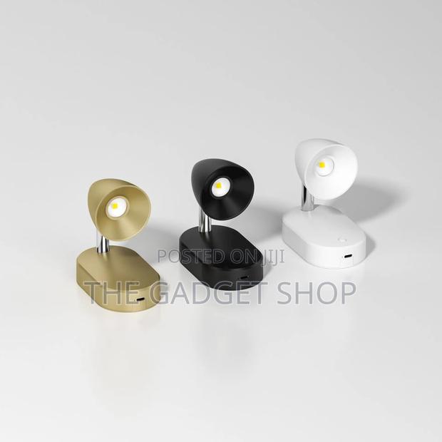 Magnetic Rechargeable Spot Light With Remote Control · Photo 5