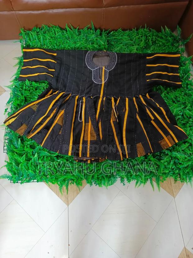 Pure Simple Design Quality Handmade Smocks for Sale · Photo 4