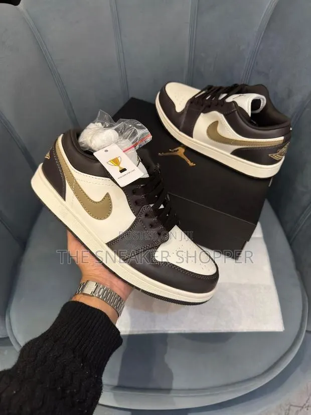 Air Jordan 1 Low Premium Tan Brown · Photo 1