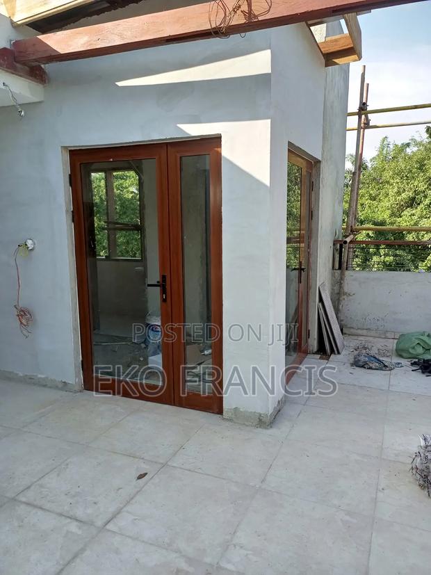 Door Glazed · Photo 1