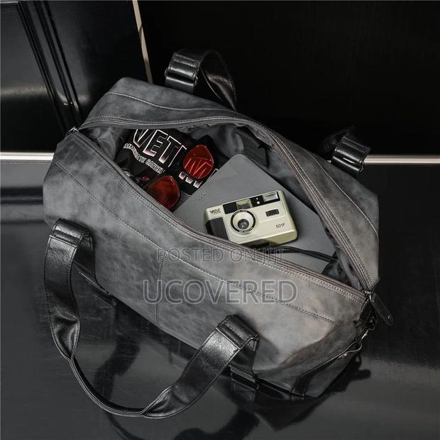 Genuine Leather Duffle Bag · Photo 3