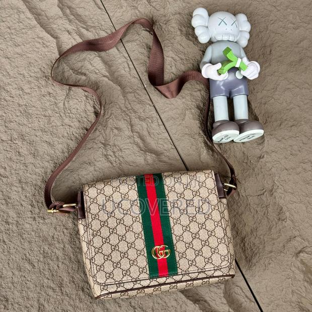 Gucci Genuine Leather Side/Shoulder Bag · Photo 1