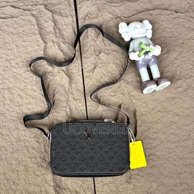 Gucci Genuine Leather Side/Shoulder Bag · Photo 8