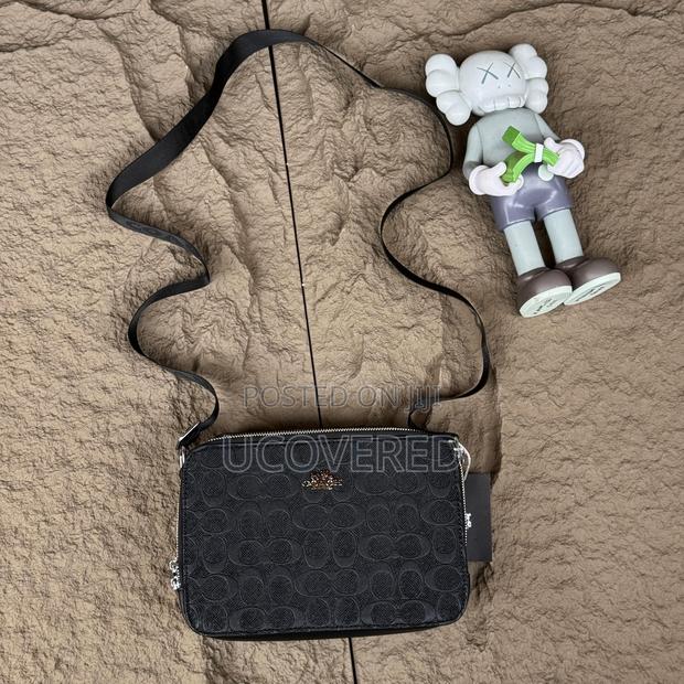 Gucci Genuine Leather Side/Shoulder Bag · Photo 7