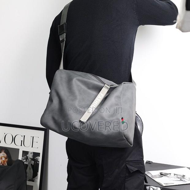 Genuine Leather Large Size Side/Shoulder Bag · Photo 4