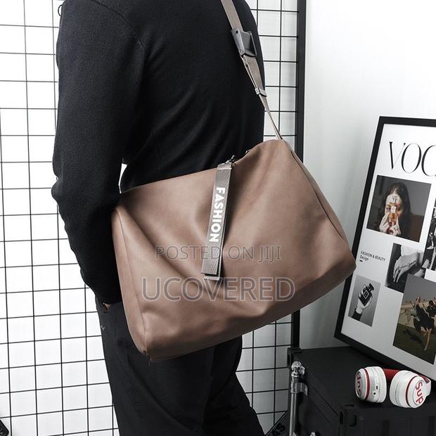 Genuine Leather Large Size Side/Shoulder Bag · Photo 5