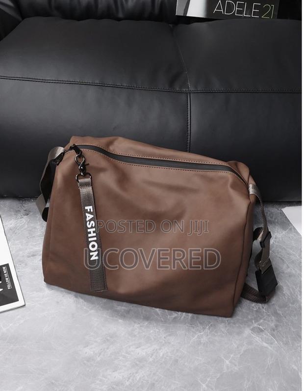 Genuine Leather Large Size Side/Shoulder Bag · Photo 7