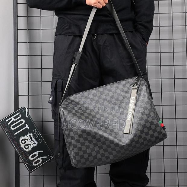 Genuine Leather Large Size Side/Shoulder Bag · Photo 8