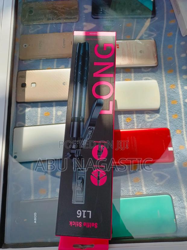 L 16 Long Selfie Stick Stand · Photo 2