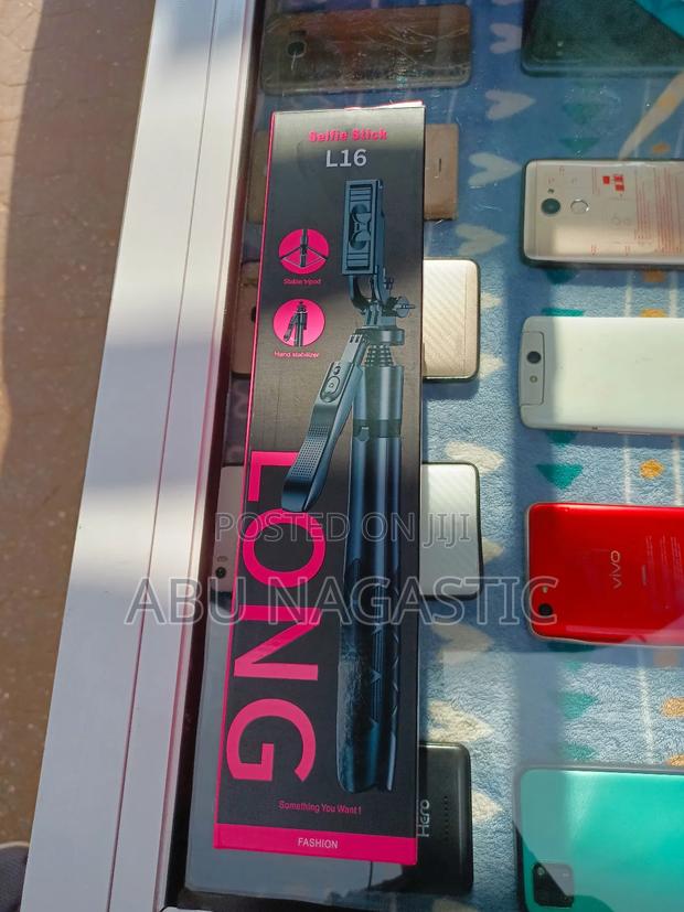 L 16 Long Selfie Stick Stand · Photo 3
