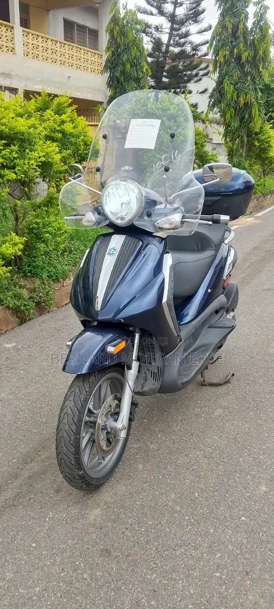 Piaggio Scooter 2014 Blue · Photo 1