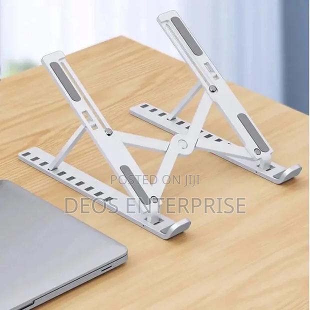 Simple to Fix Laptop Stand · Photo 1